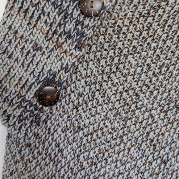 Knitted poncho sweater - Picture 3 of 3